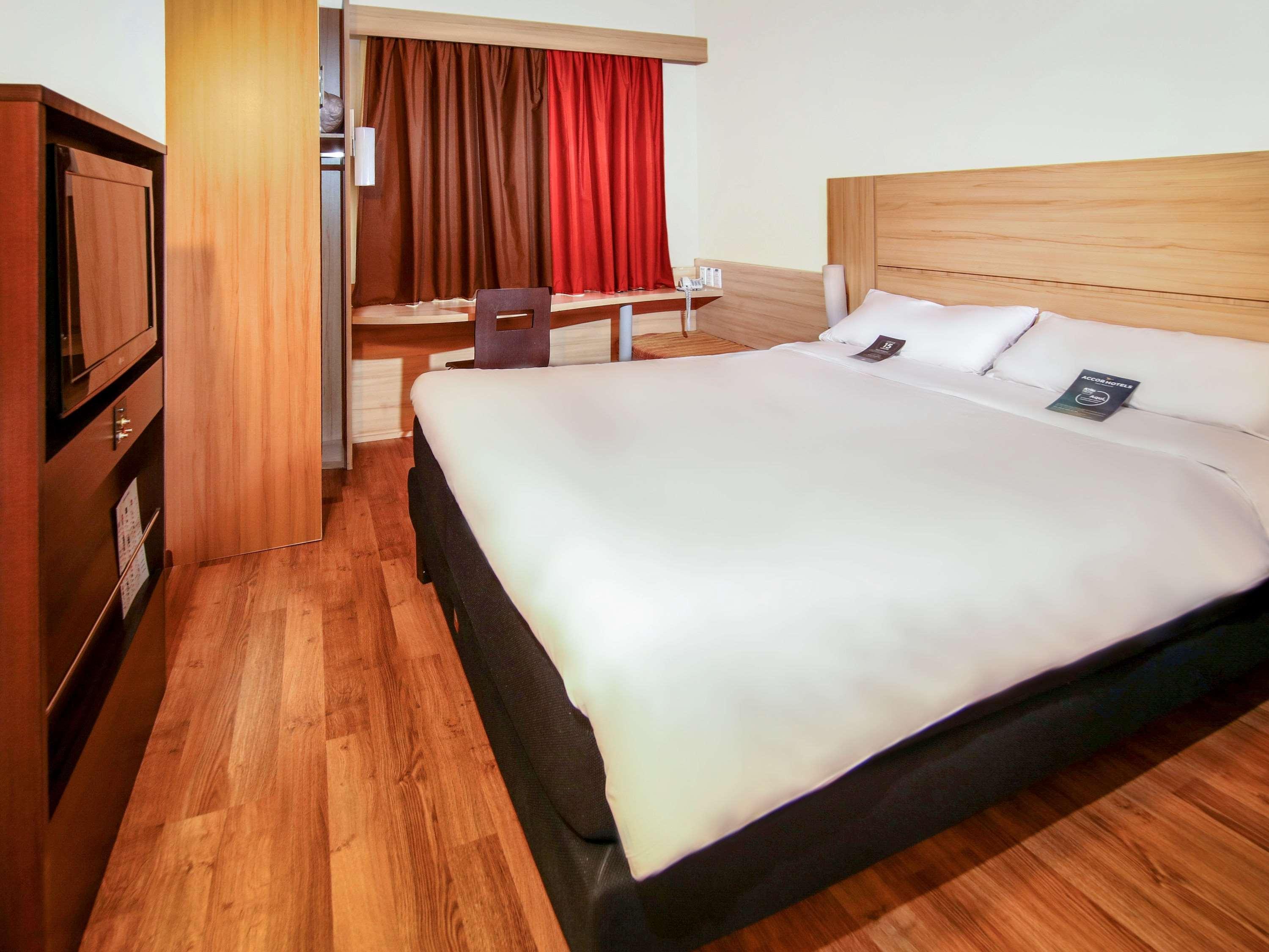 Ibis Santiago Providencia Hotel Eksteriør billede