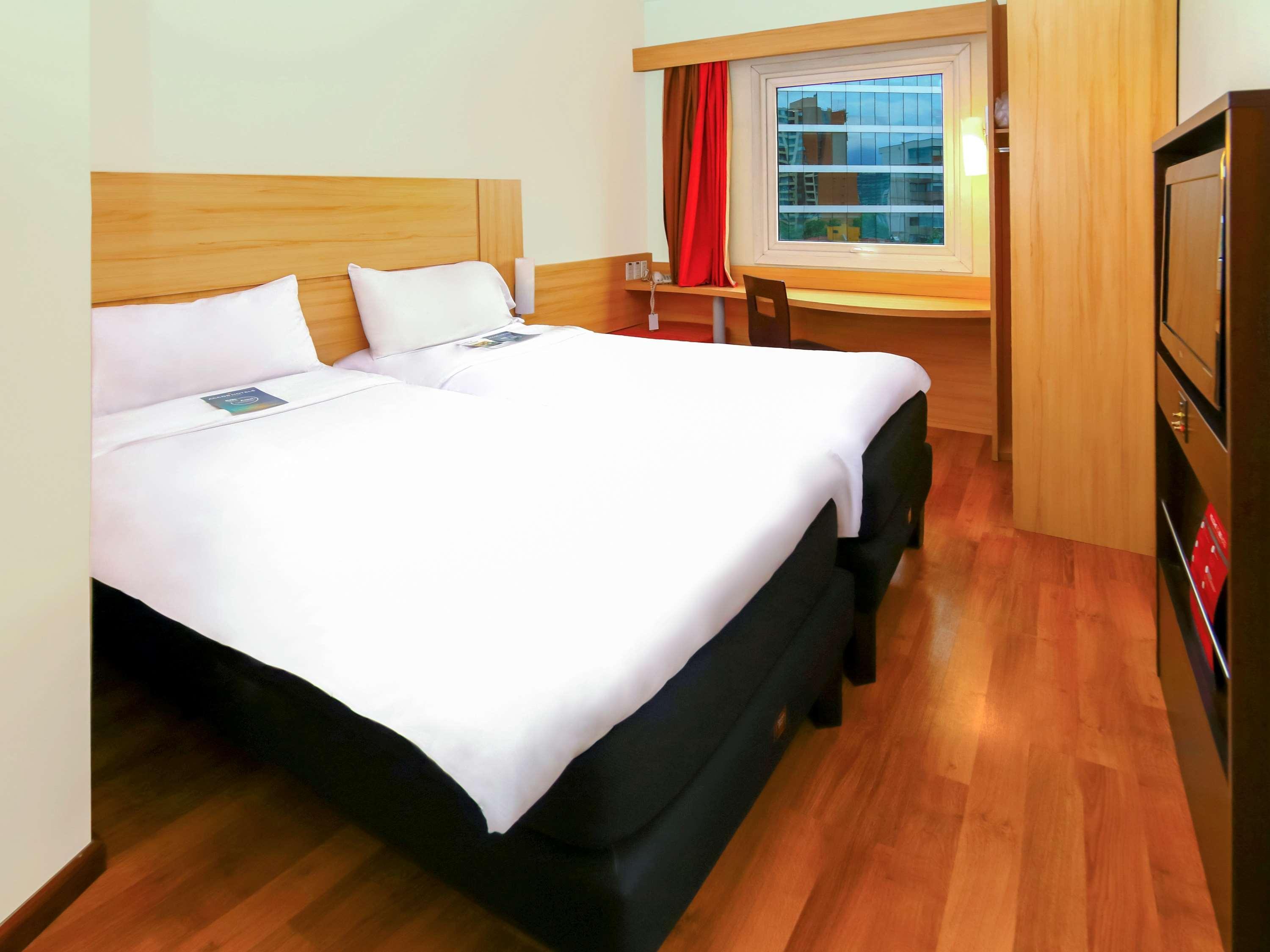 Ibis Santiago Providencia Hotel Eksteriør billede